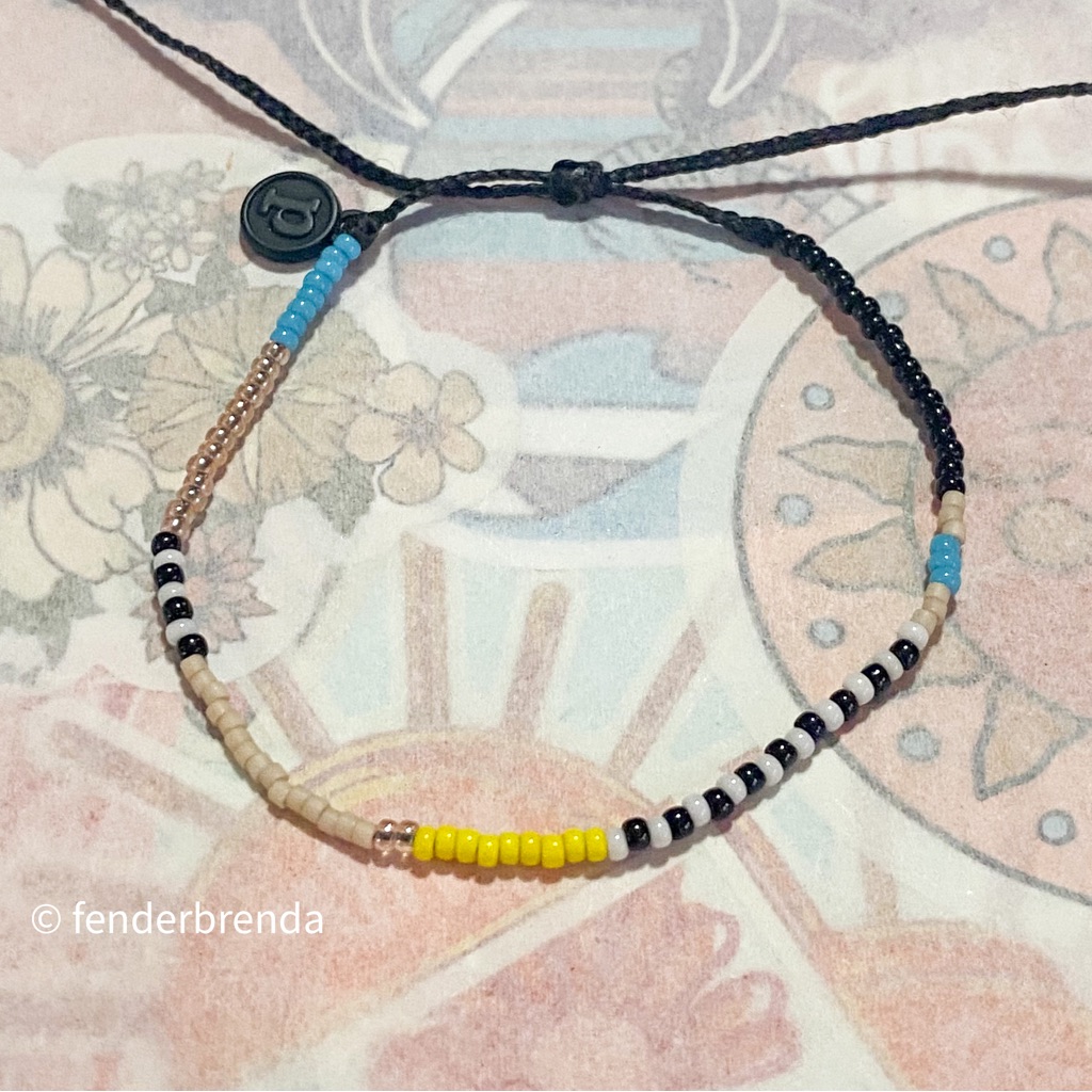 Pura Vida Lady Stardust Seed Bead Bracelet 25$